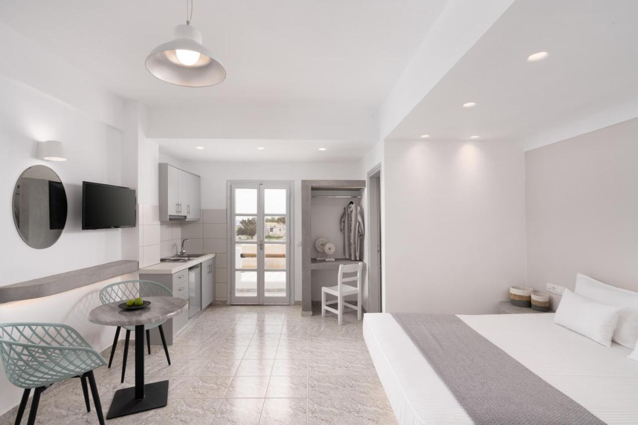 White Lily Suites & Lofts - Adults Only 16 Plus Perivolos  Ngoại thất bức ảnh