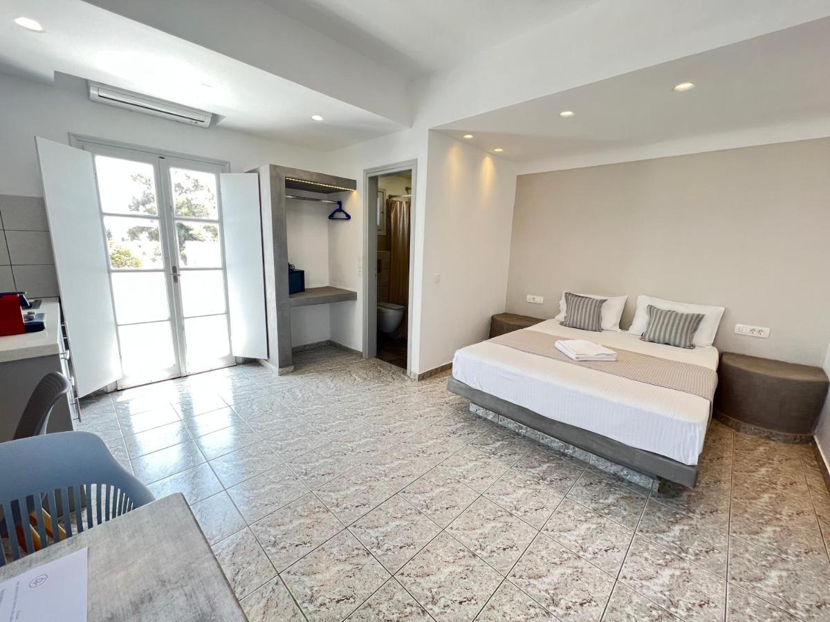White Lily Suites & Lofts - Adults Only 16 Plus Perivolos  Ngoại thất bức ảnh