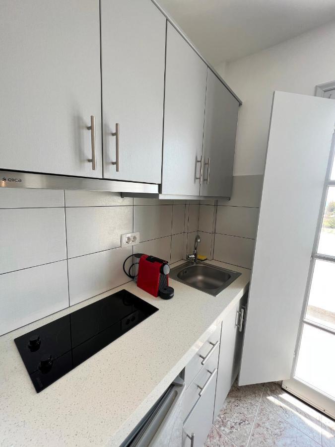 White Lily Suites & Lofts - Adults Only 16 Plus Perivolos  Ngoại thất bức ảnh